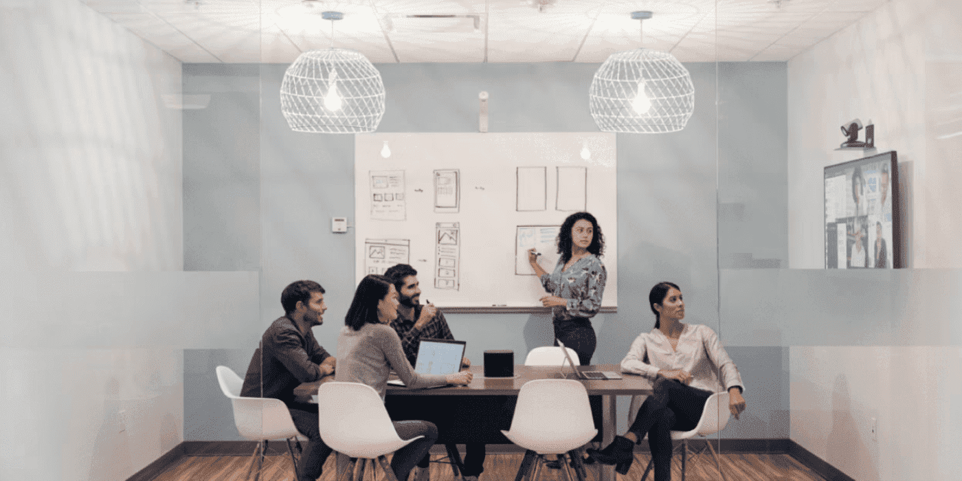 Roteiro estratégico de IA: guia de implementação para empresas brasileiras